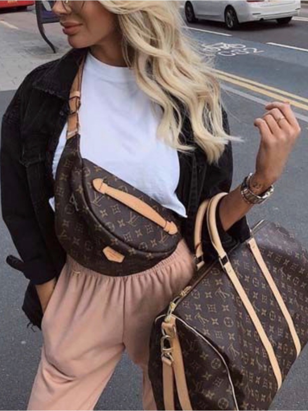 Louis Vuitton Monogram Classic OG Bumbag MM Excellent Condition Authentic! RARE!